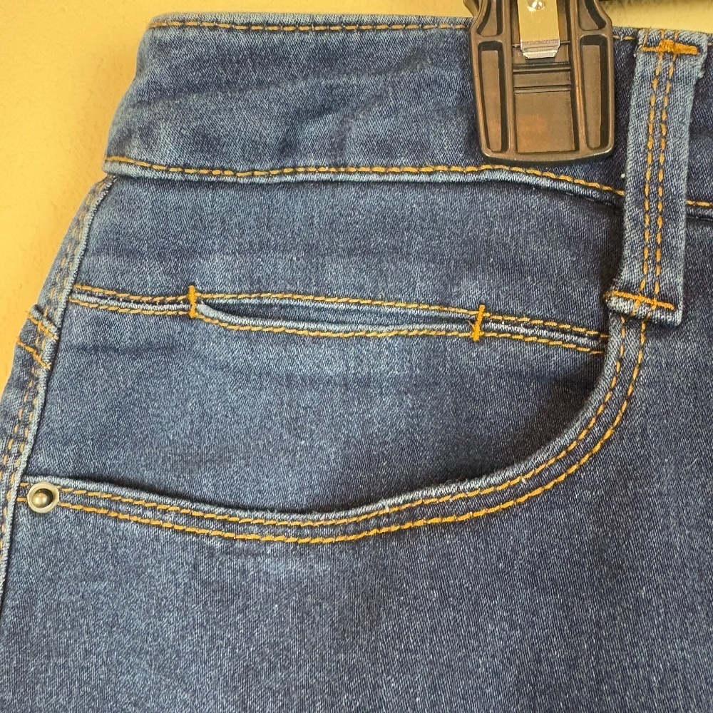 NWT Time and Tru Relaxed Fit Stretch Cotton Blend Denim Jeans; Size XL Petite - Picture 5 of 13